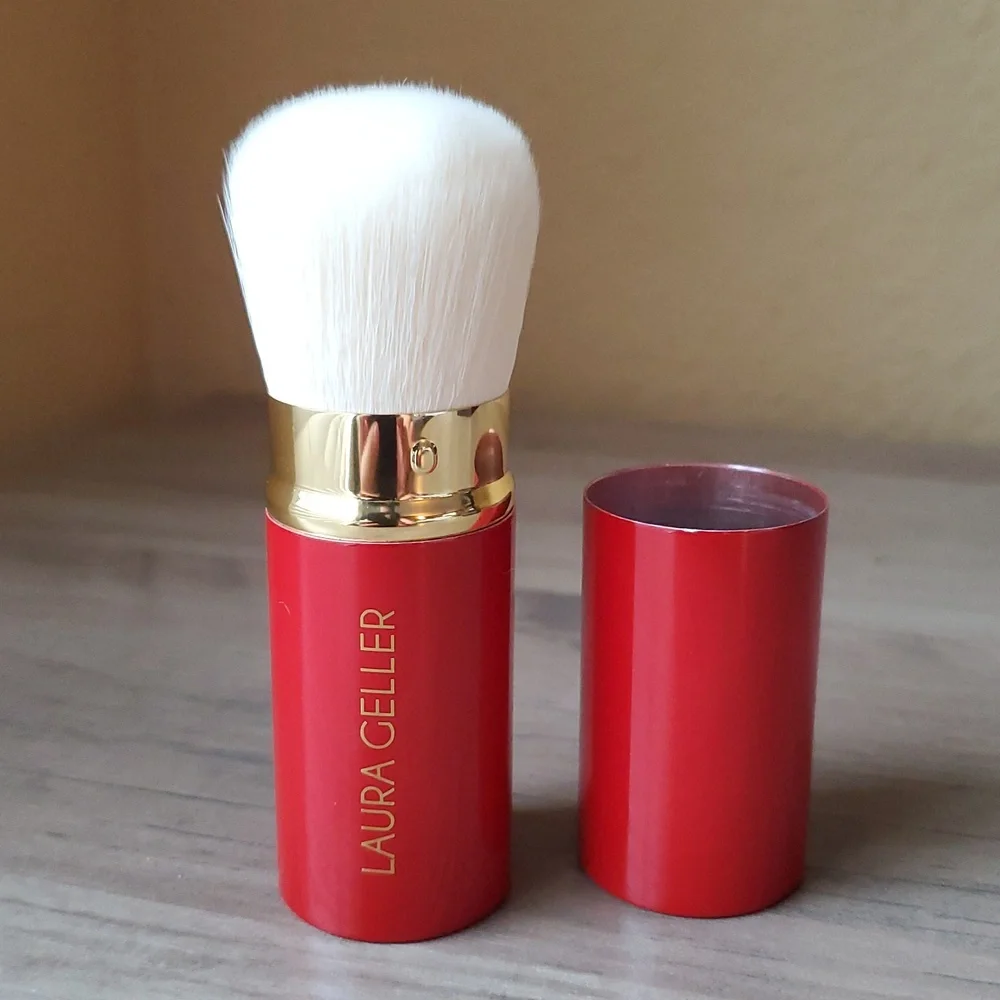 🆕️ LAURA GELLER Retractable Airbrush Kabuki Brush